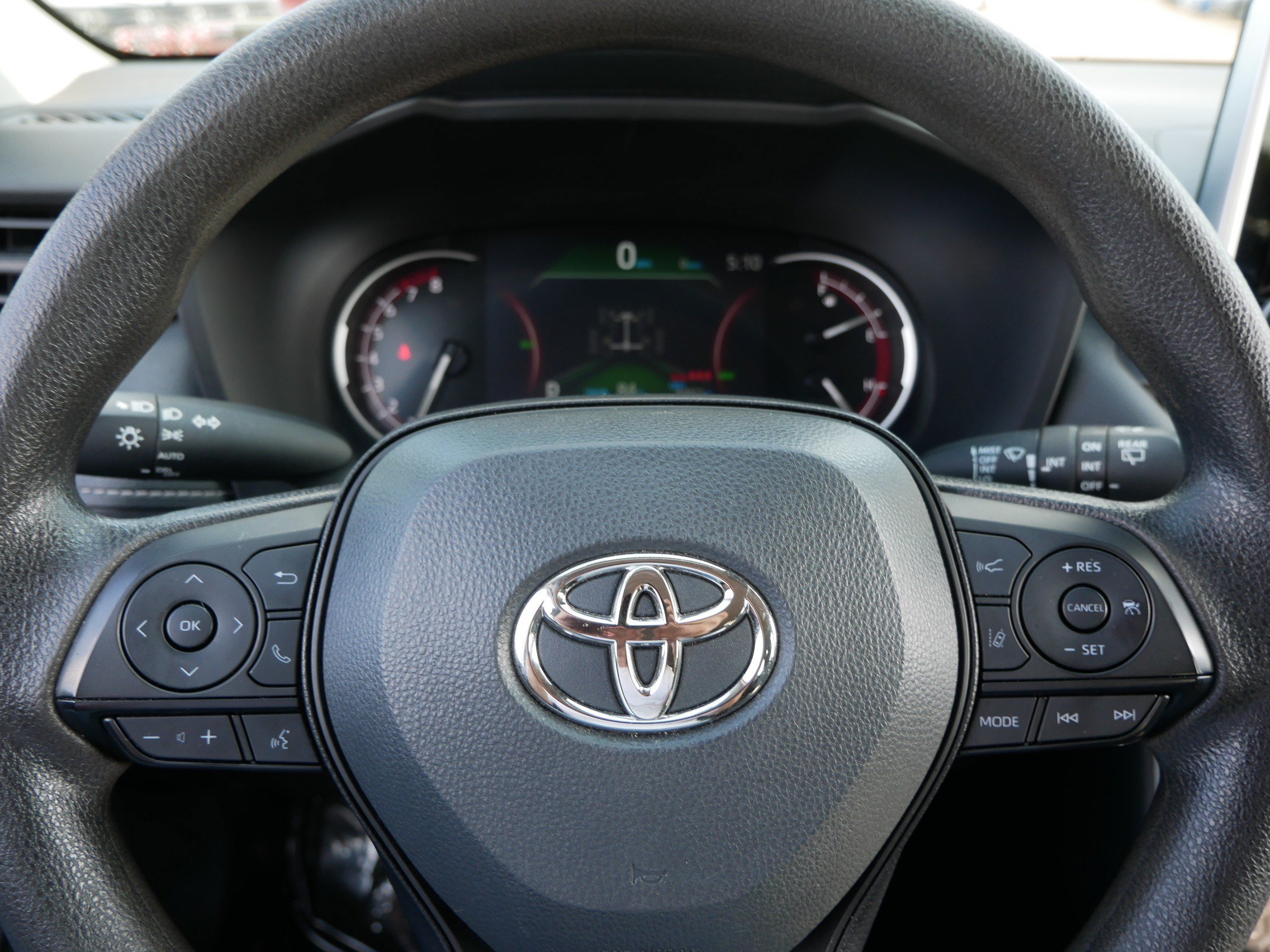Used 2025 Toyota RAV4 XLE AWD/4WD image 25