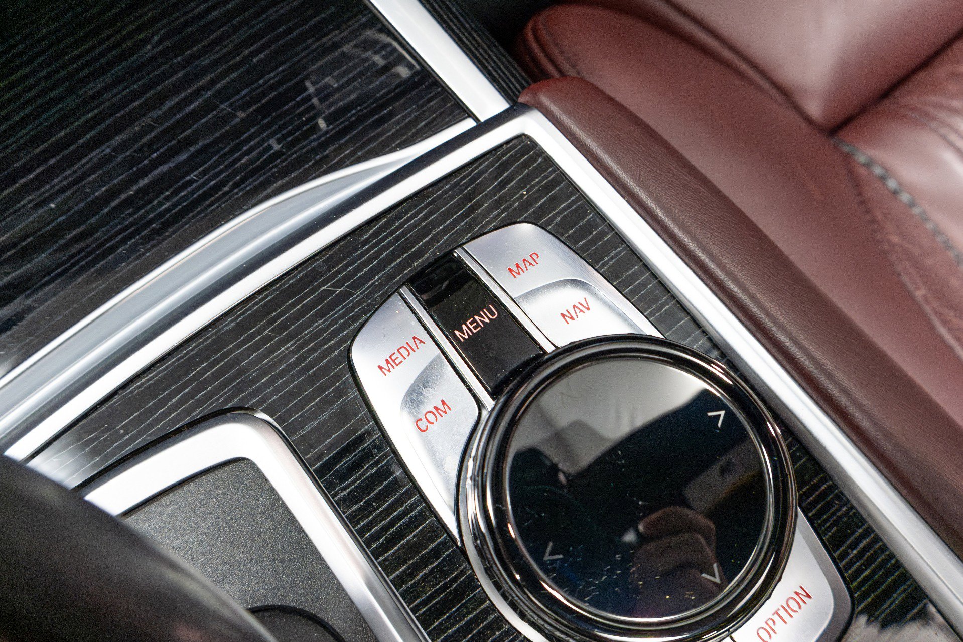 Used 2020 BMW 750i xDrive w/ Executive Package image 61