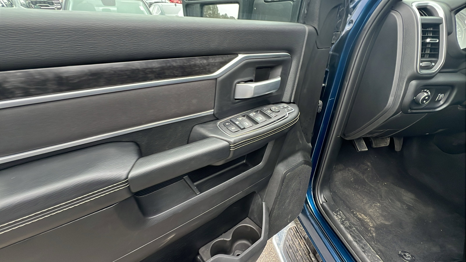 Used 2024 RAM 2500 Big Horn w/ Bed Utility Group image 15