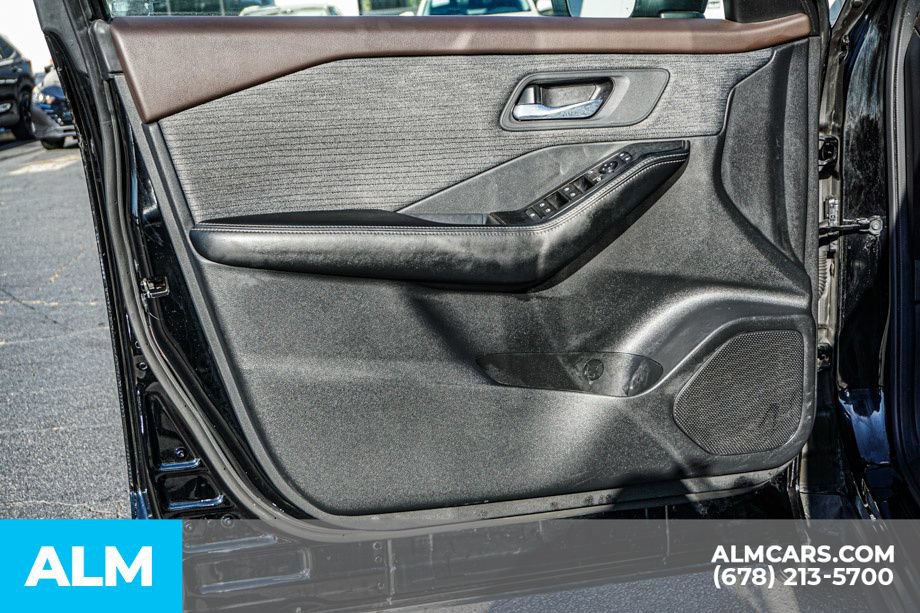 Used 2023 Nissan Rogue SV FWD image 44