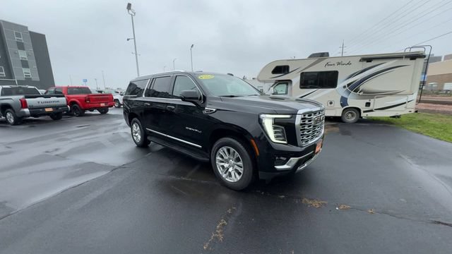 Used 2025 GMC Yukon XL Denali AWD/4WD image 2