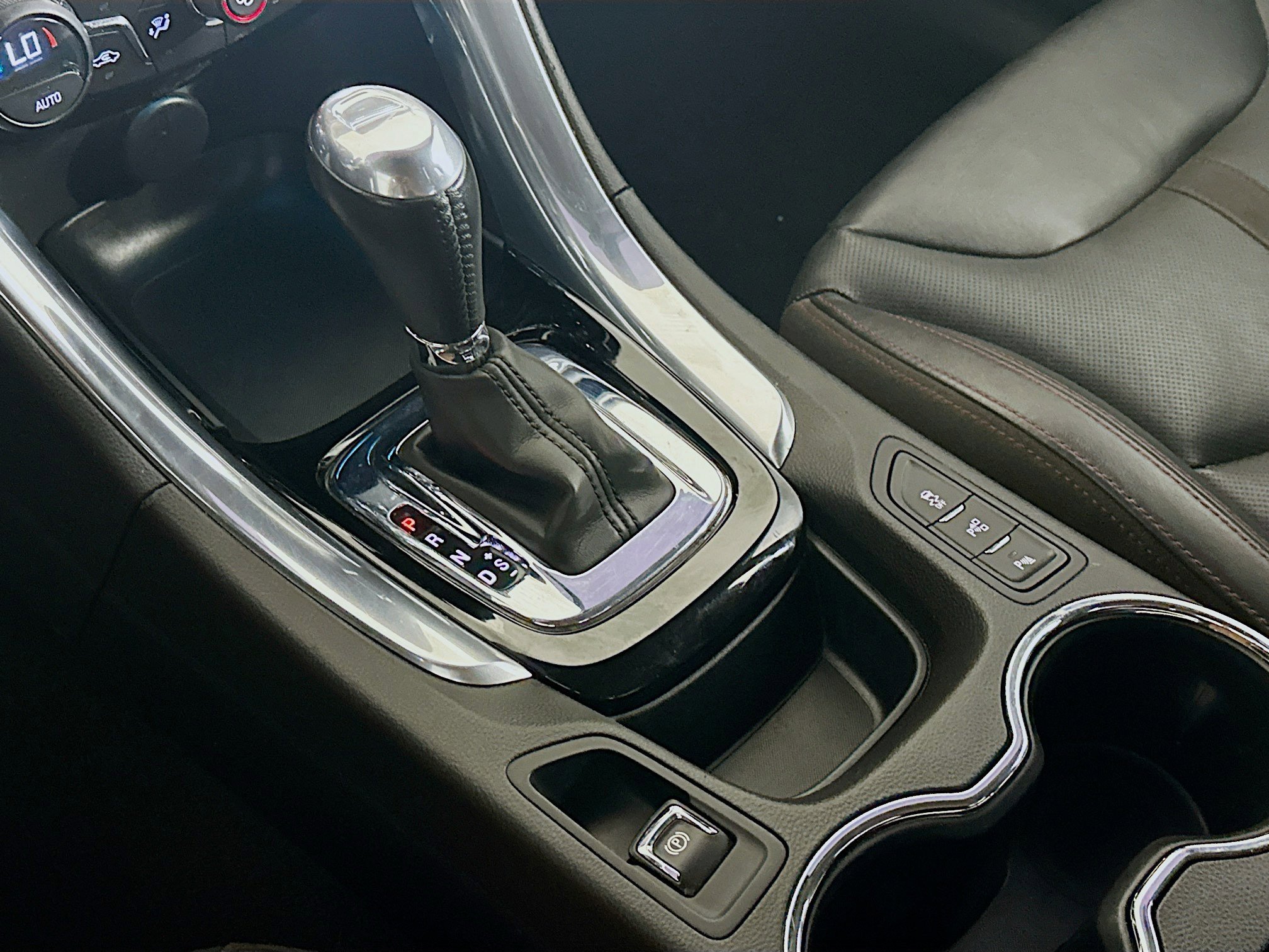 Used 2014 Chevrolet SS image 25