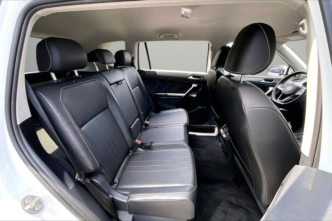 Used 2023 Volkswagen Tiguan SE AWD/4WD image 23