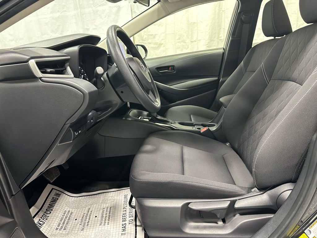Used 2025 Toyota Corolla LE image 14