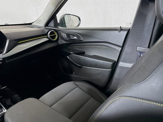 Used 2024 Chevrolet Trax LT w/ Driver Confidence Package image 24