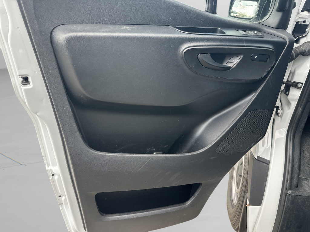 Used 2025 Mercedes-Benz Sprinter 2500 image 9