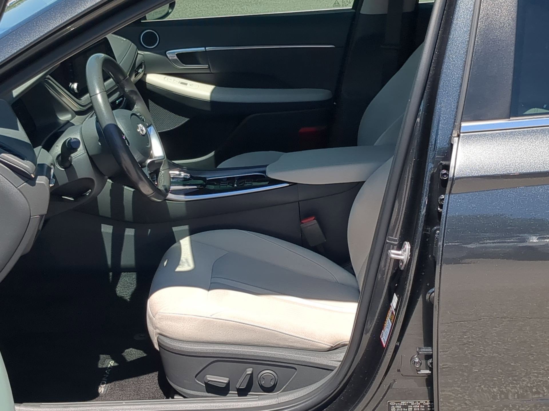 Used 2023 Hyundai Sonata SEL w/ Convenience Package FWD image 12