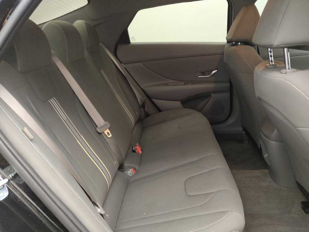 Used 2025 Hyundai Elantra Sport FWD image 19