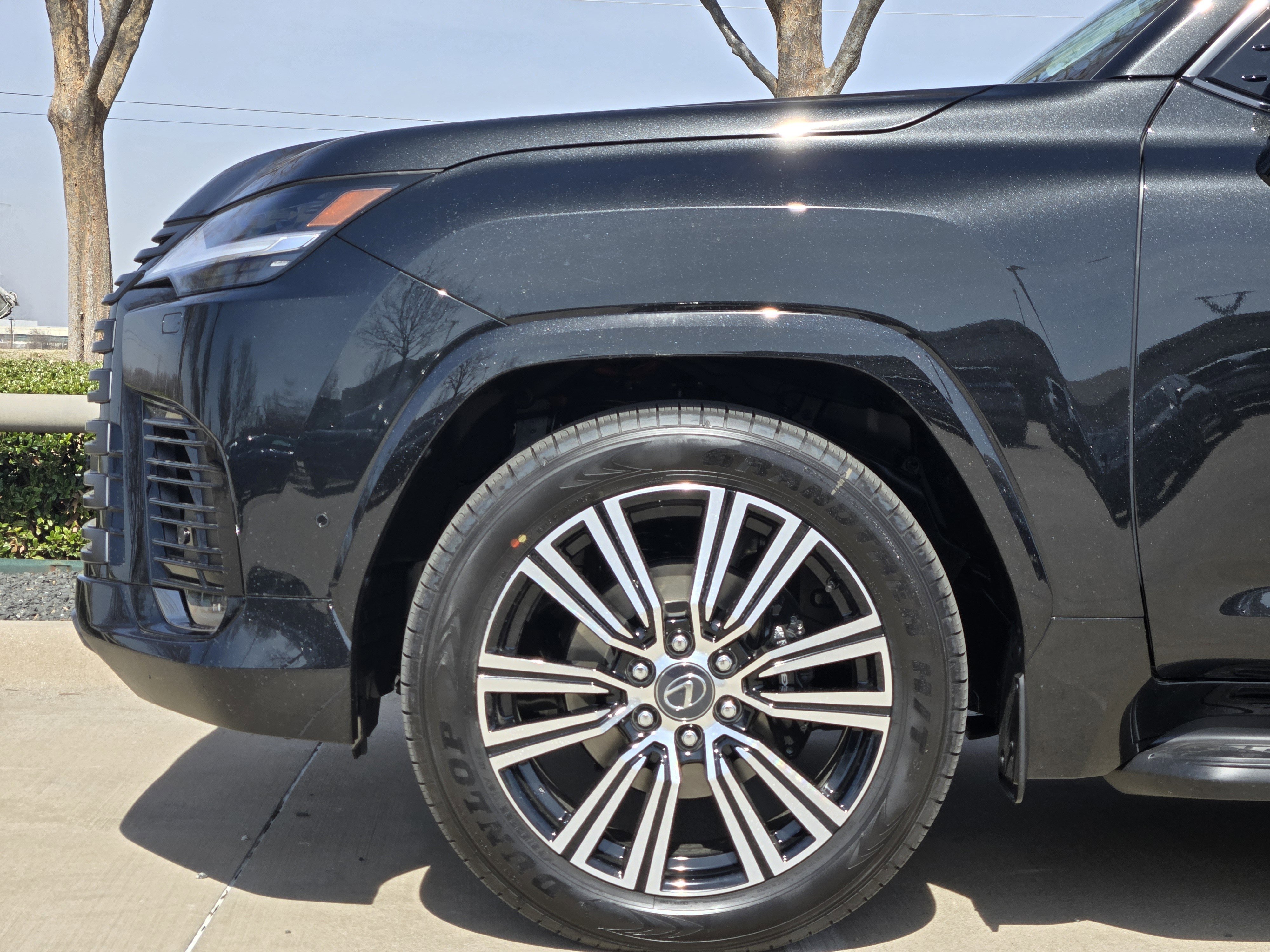 New 2026 Lexus LX 700h Luxury image 6