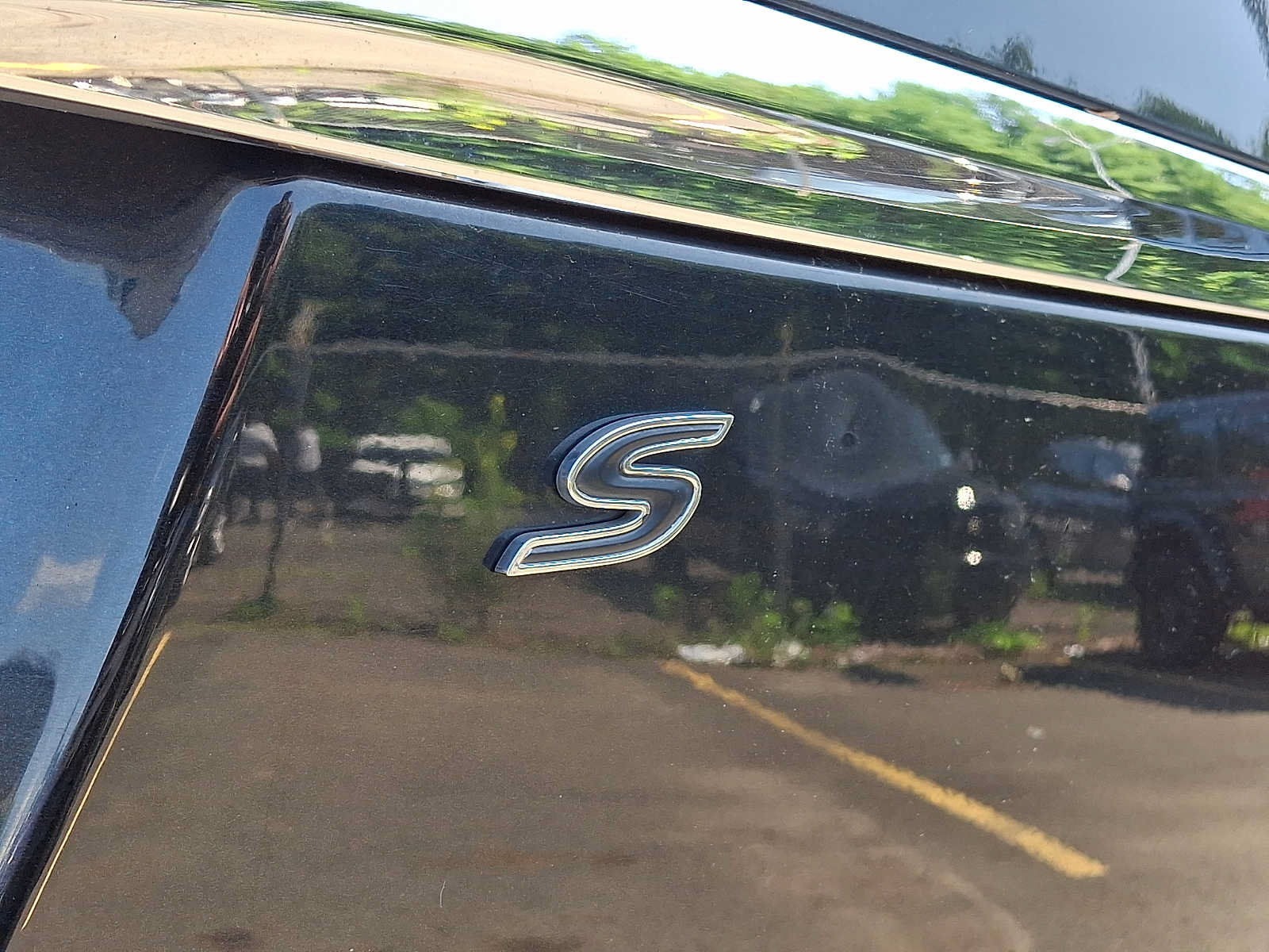 Used 2014 Chrysler Town & Country S FWD image 34
