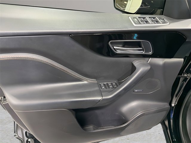 Used 2019 Jaguar F-PACE Prestige image 9