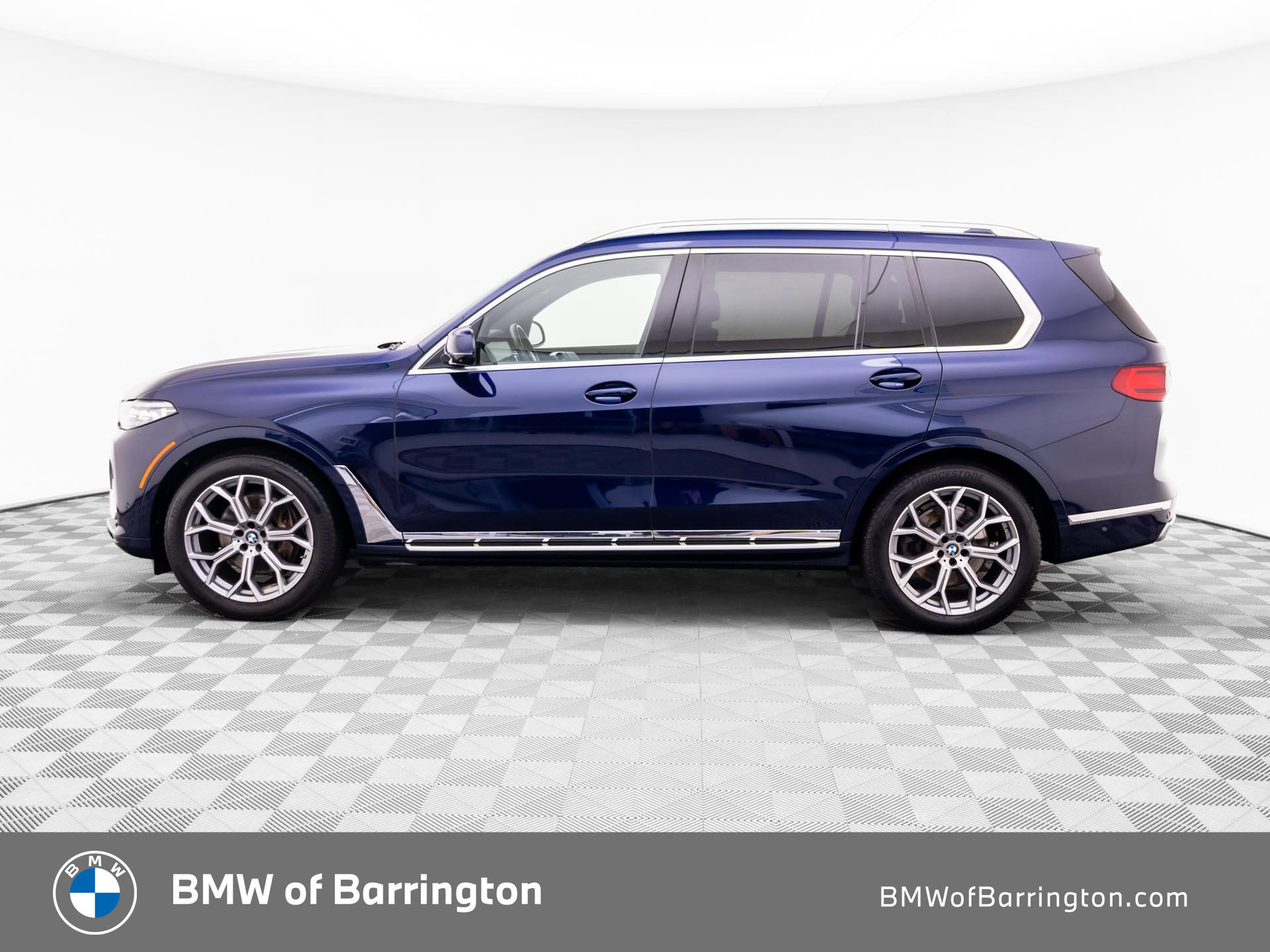 Used 2021 BMW X7 xDrive40i w/ Executive Package 2 AWD/4WD image 2