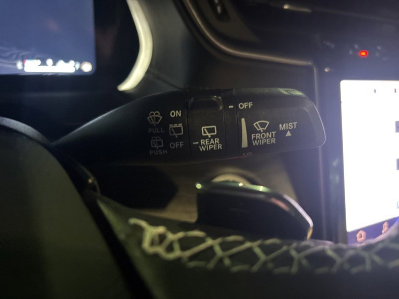 New 2025 Jeep Grand Cherokee Limited w/ Luxury Tech Group II image 28