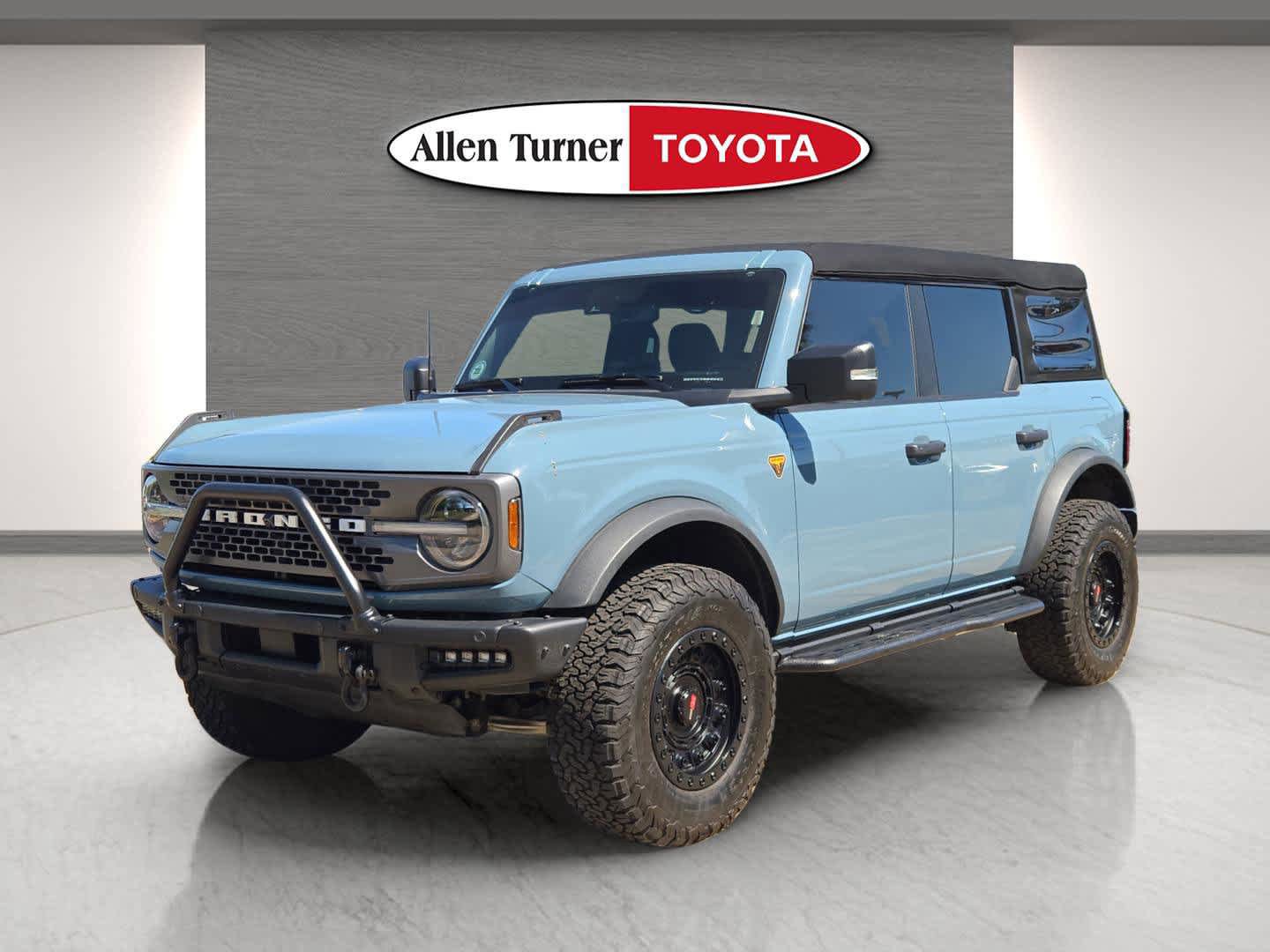 Used 2023 Ford Bronco Badlands AWD/4WD image 3