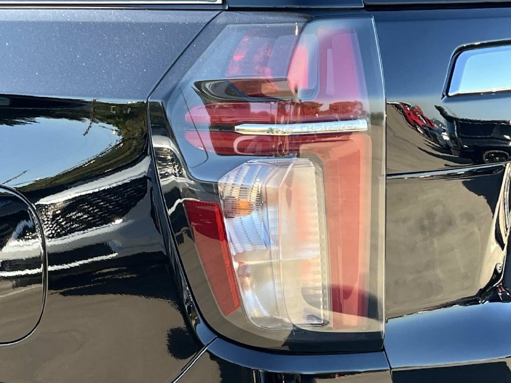 Used 2024 Chevrolet Suburban Premier AWD/4WD image 10