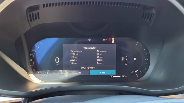 Used 2025 Volvo XC60 B5 Core image 29