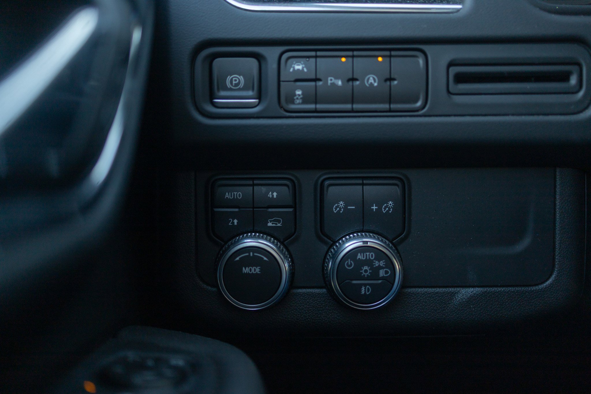 Used 2023 GMC Yukon XL SLE image 14