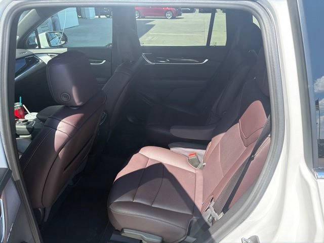 Used 2023 Cadillac XT6 Premium Luxury w/ Technology Package FWD image 17