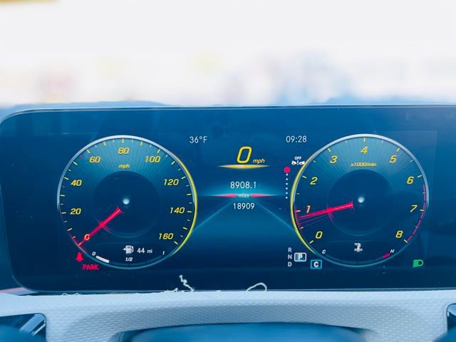 Used 2023 Mercedes-Benz CLA 250 4MATIC w/ Premium Package image 11