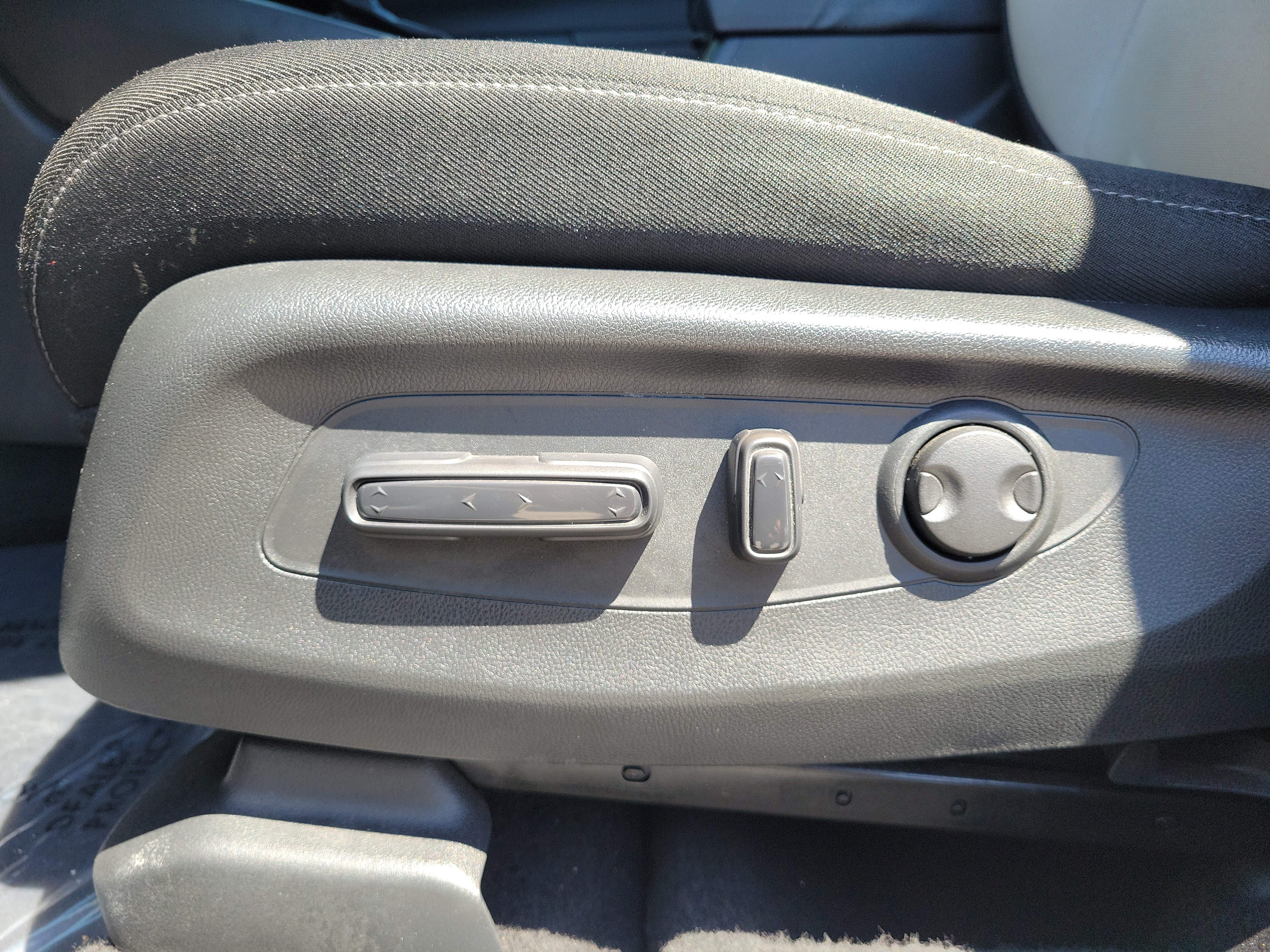 Used 2025 Honda CR-V EX image 17