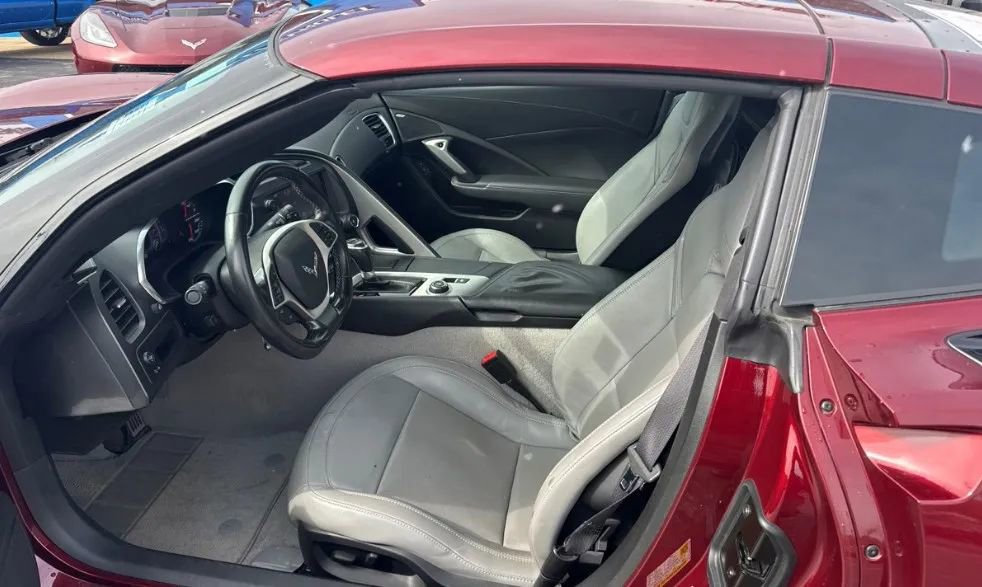 Used 2016 Chevrolet Corvette Stingray Coupe image 3