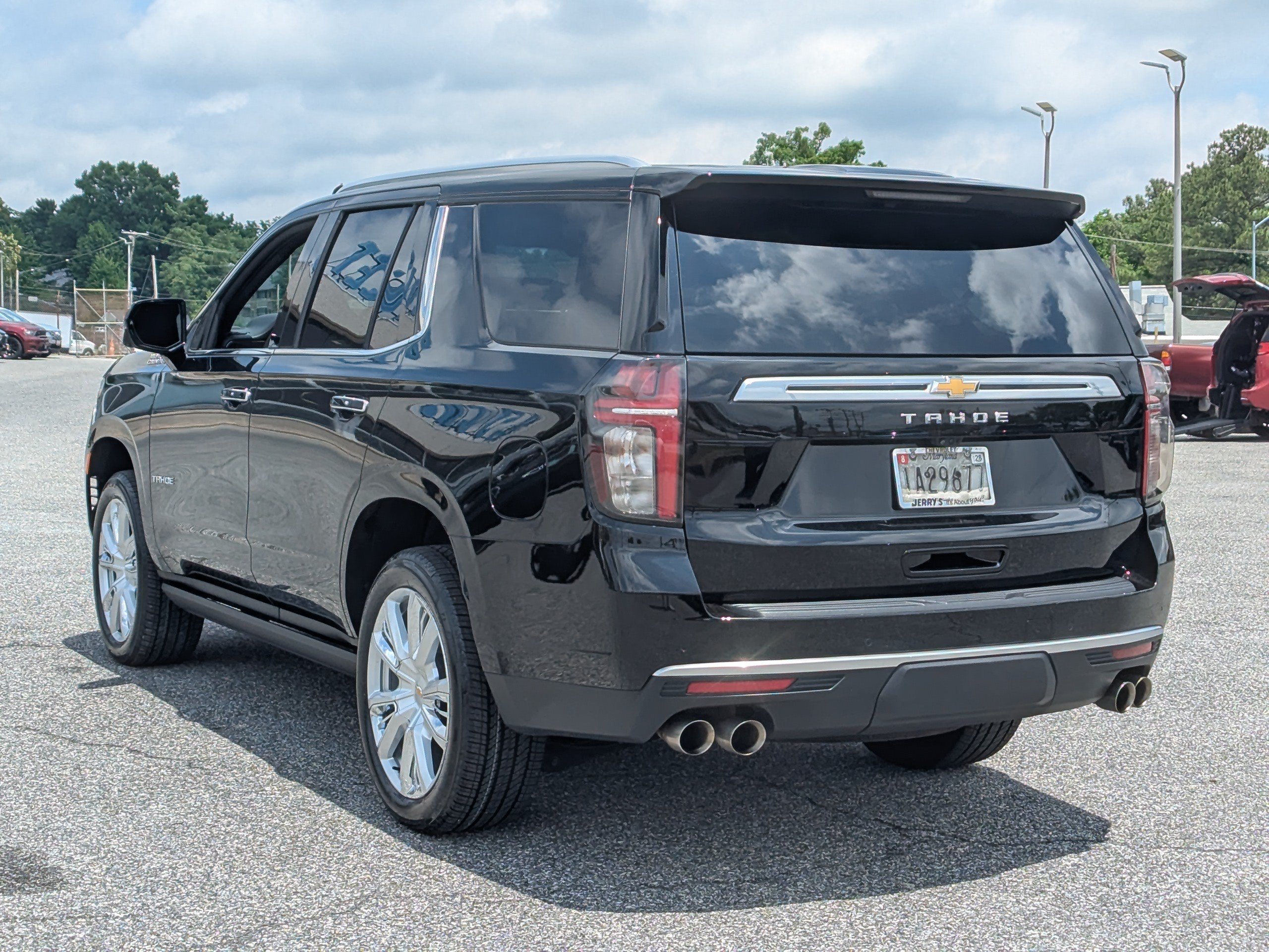 Used 2024 Chevrolet Tahoe High Country AWD/4WD image 6