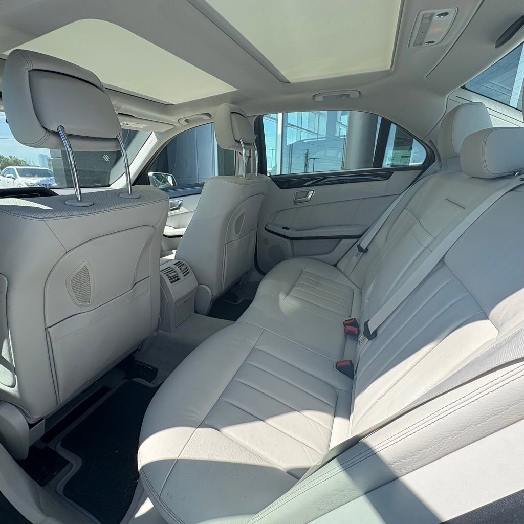 Used 2016 Mercedes-Benz E 400 4MATIC Sedan image 11