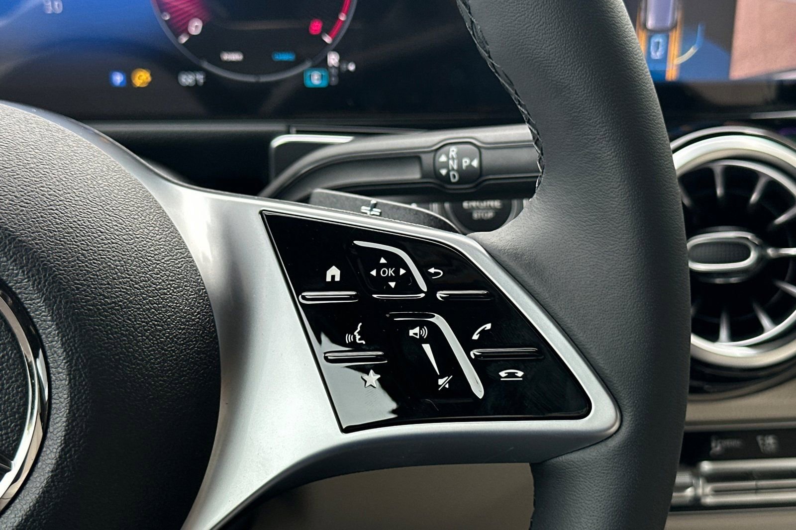 New 2026 Mercedes-Benz GLB 250 image 27