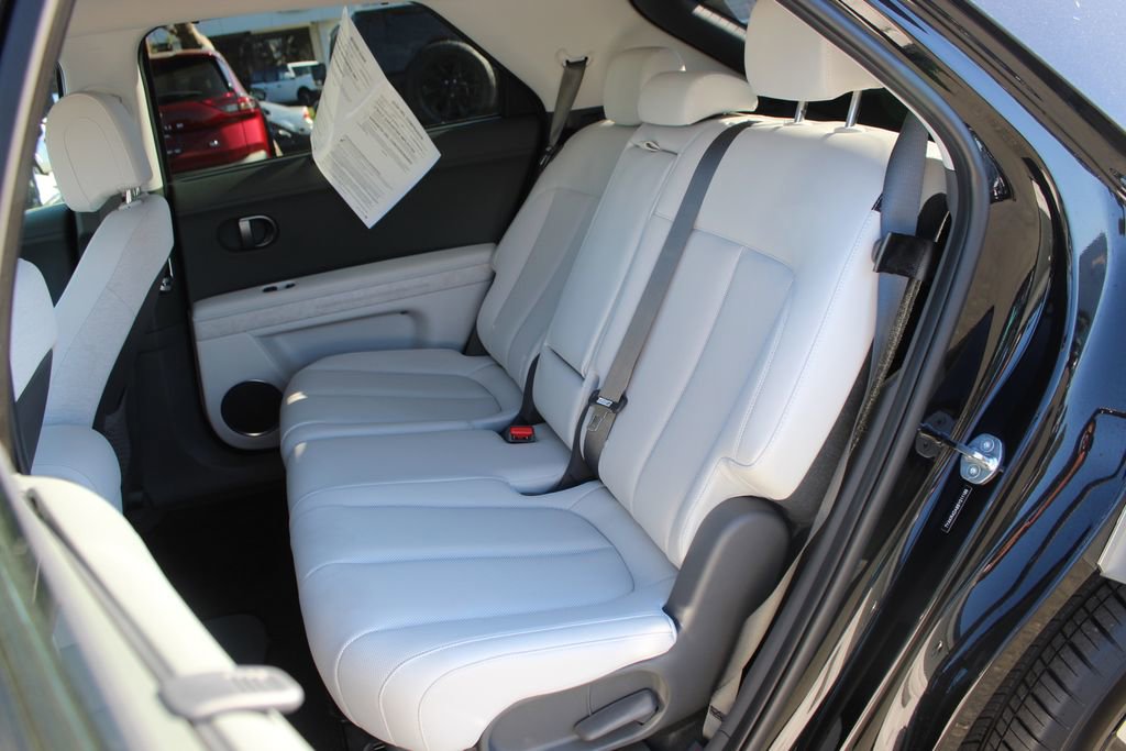 Used 2025 Hyundai Ioniq 5 Limited image 16