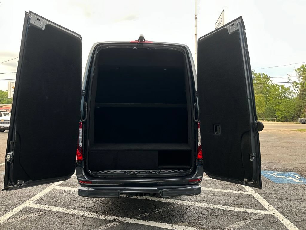 Used 2023 Mercedes-Benz Sprinter 3500 image 8