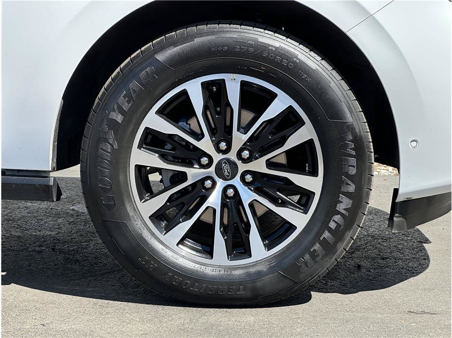 Used 2025 Ford Expedition Max Platinum AWD/4WD image 29