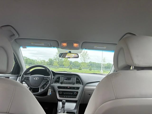 Used 2017 Hyundai Sonata SE FWD image 14
