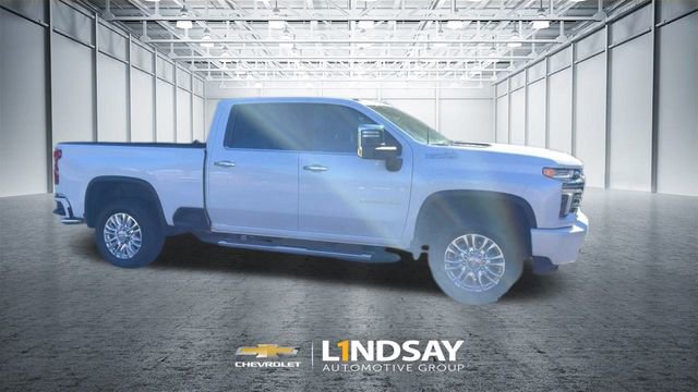 Used 2022 Chevrolet Silverado 2500 High Country w/ Technology Package image 3