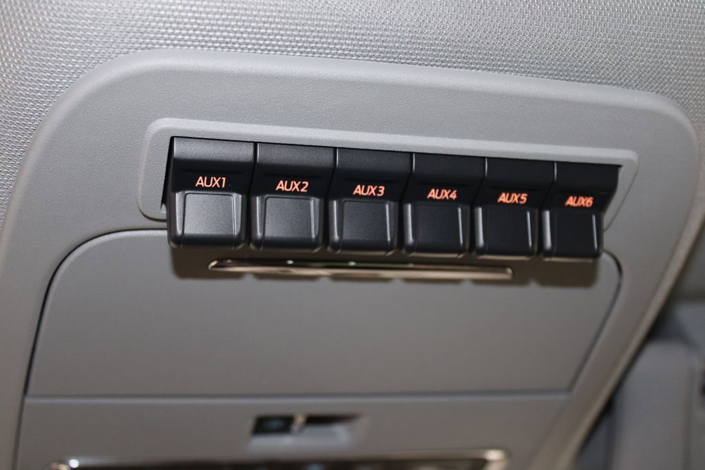 New 2026 Ford F250 Lariat w/ Black Appearance Package image 57