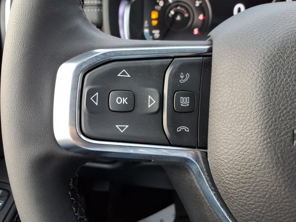 New 2026 RAM 2500 Laramie AWD/4WD image 19