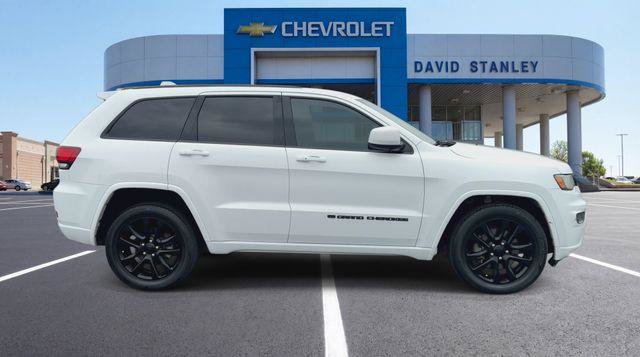 Used 2022 Jeep Grand Cherokee Laredo X RWD image 9