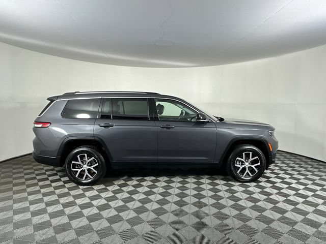 Used 2023 Jeep Grand Cherokee L Limited w/ Luxury Tech Group II AWD/4WD image 30