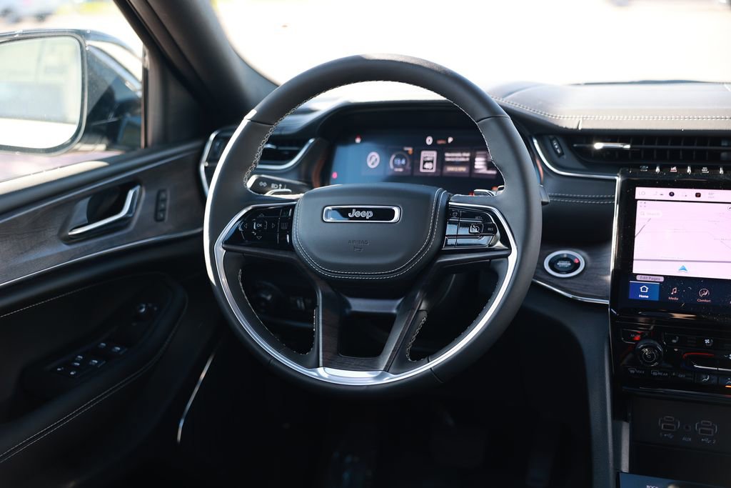 New 2025 Jeep Grand Cherokee L Overland w/ Rear Seat Video Group I image 22