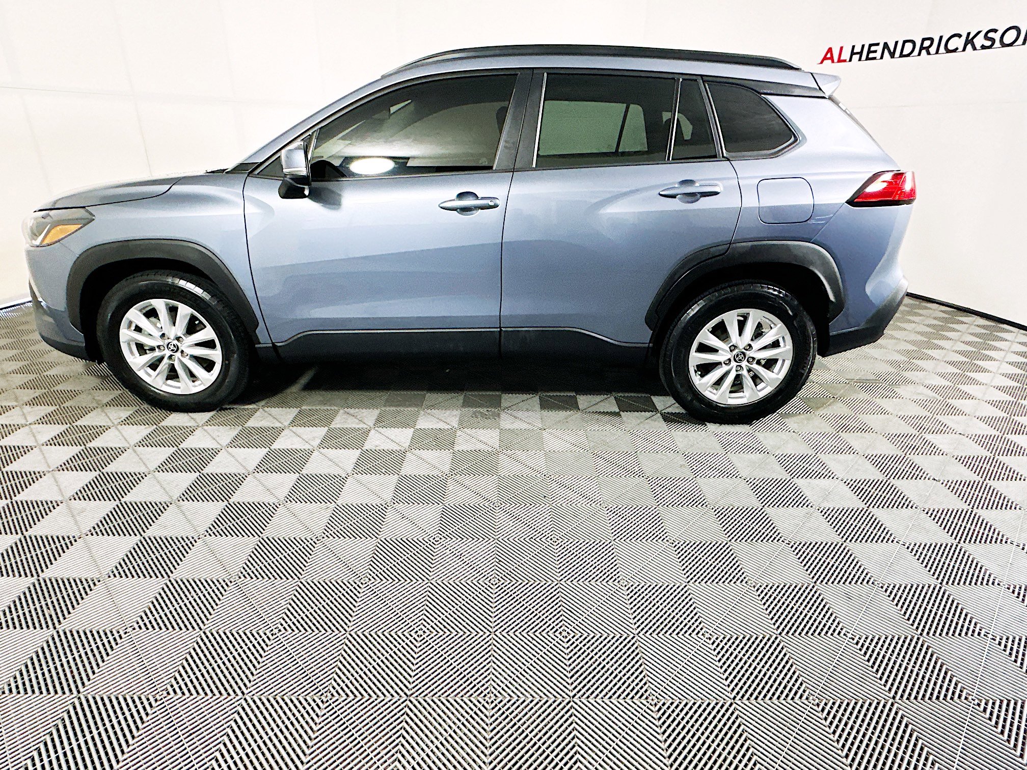 Used 2023 Toyota Corolla Cross LE image 6