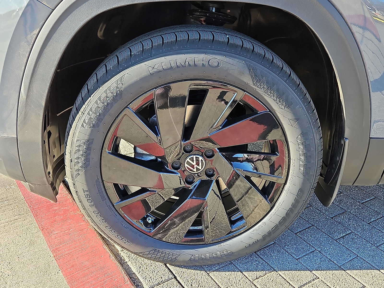 New 2026 Volkswagen Atlas Cross Sport SE image 6