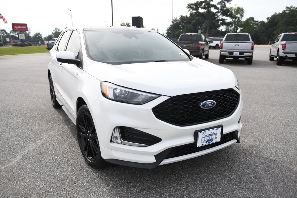 Used 2022 Ford Edge ST-Line w/ Class II Trailer Tow Package AWD/4WD image 4