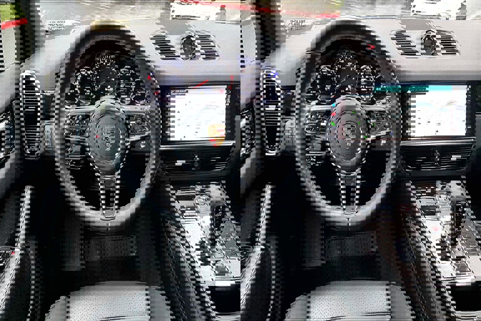 Used 2022 Porsche Cayenne Platinum Edition image 4