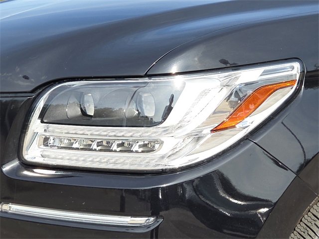 Used 2021 Lincoln Navigator Reserve image 4