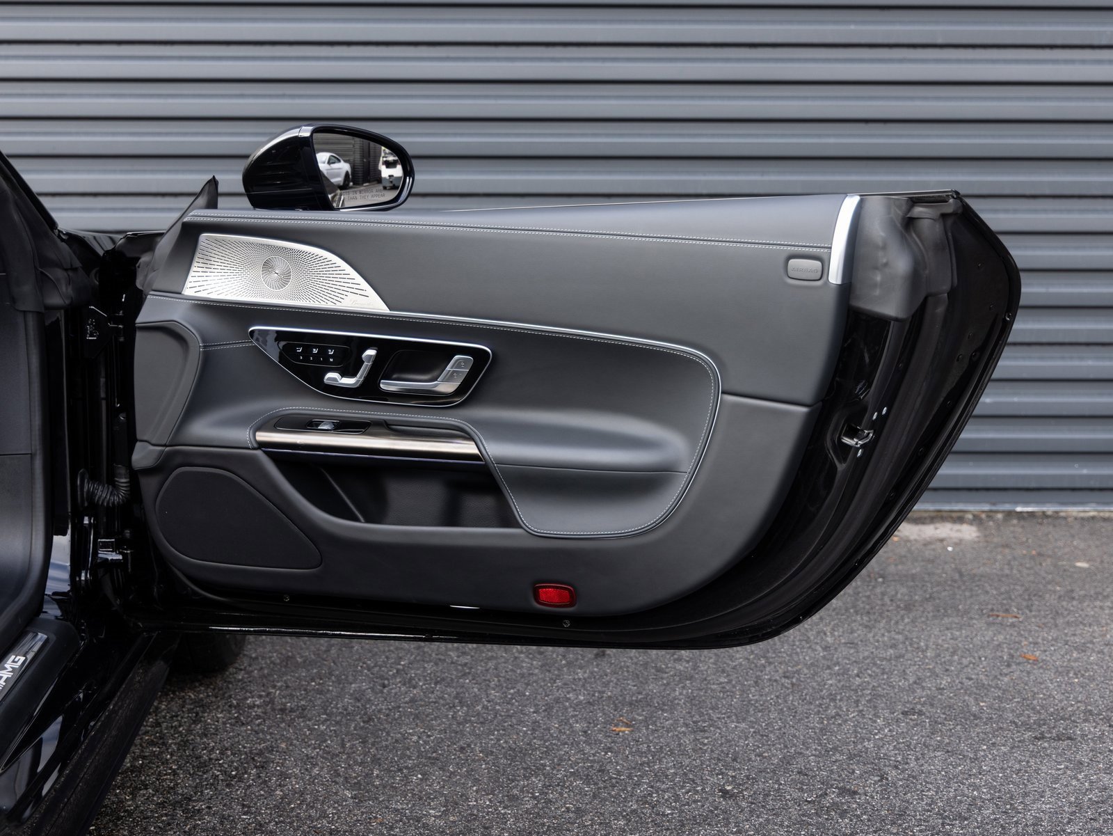 Used 2022 Mercedes-Benz SL 63 AMG 4MATIC image 23