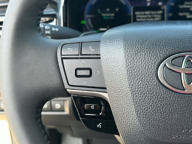 New 2026 Toyota Camry Hybrid FWD image 13
