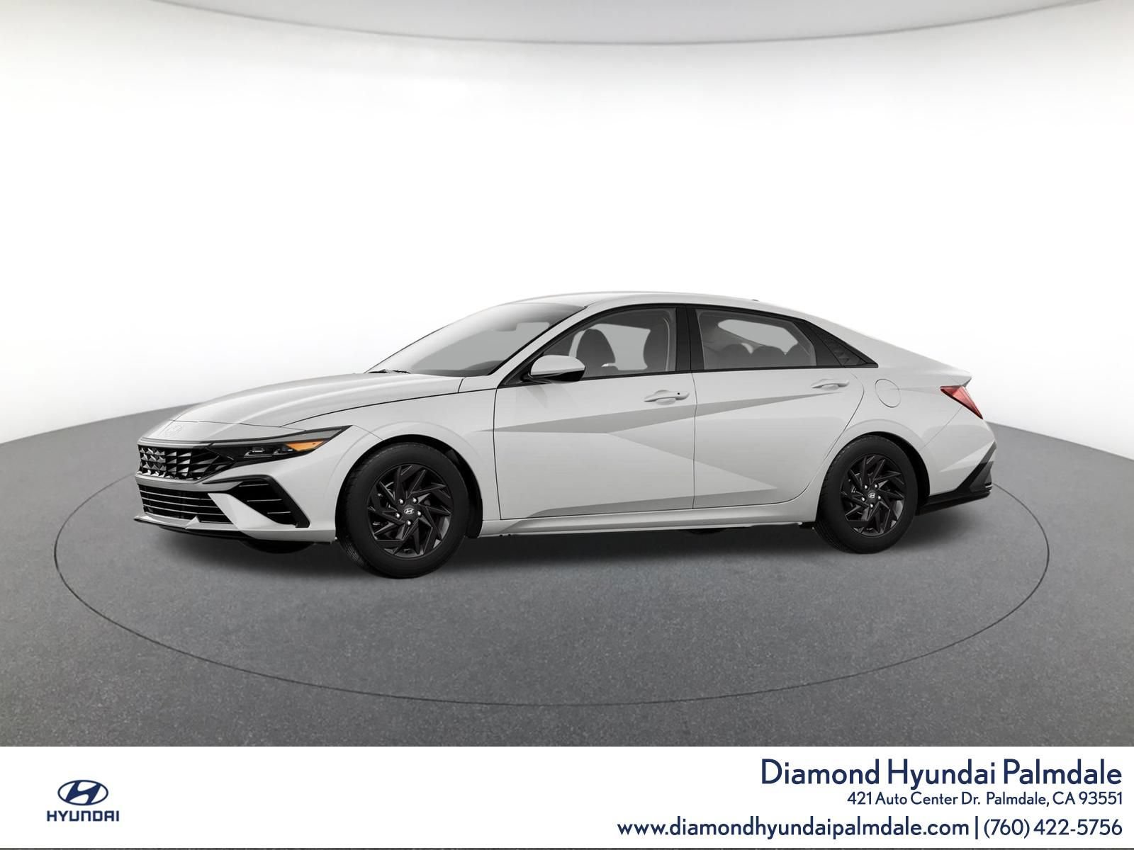 Used 2024 Hyundai Elantra SEL FWD image 2