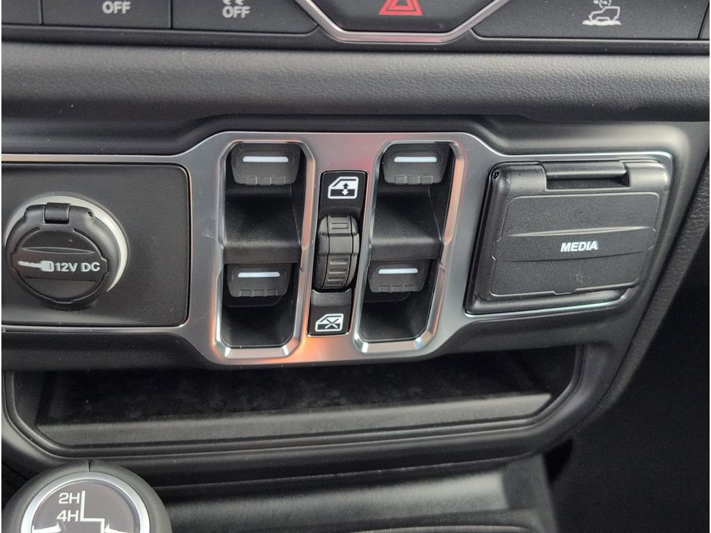 New 2026 Jeep Gladiator Sport image 17