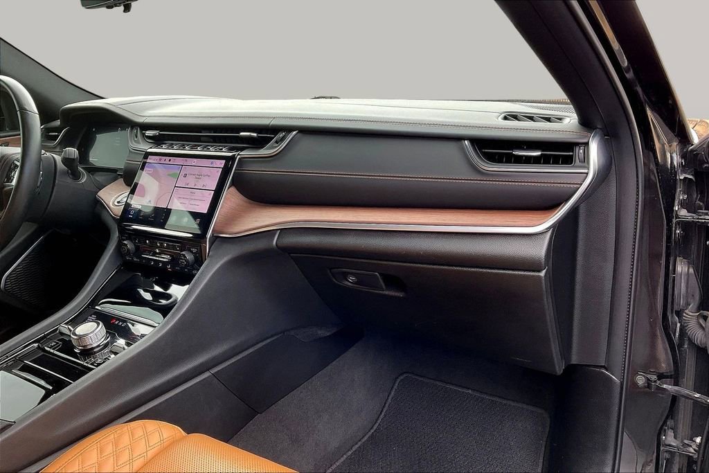 Used 2021 Jeep Grand Cherokee L Summit w/ Advanced Protech Group IV image 27