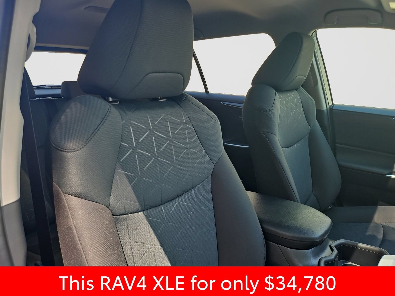 Used 2025 Toyota RAV4 XLE FWD image 18