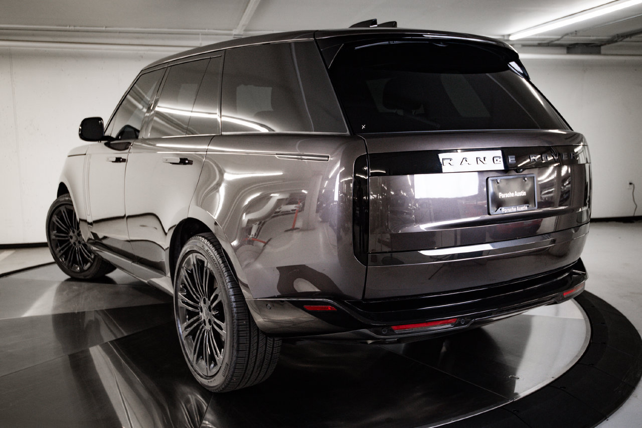 Used 2026 Land Rover Range Rover SE AWD/4WD image 3
